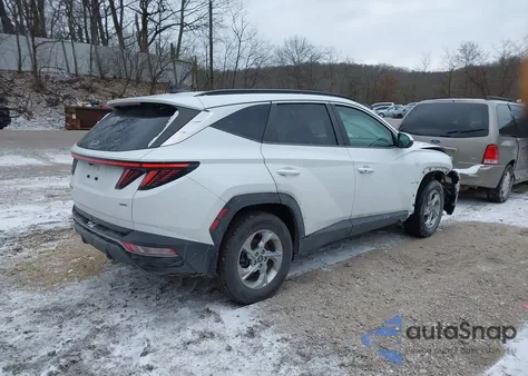 2022 Hyundai Tucson Sel z USA, uszkodzony, nr VIN 5NMJBCAE2NH058144